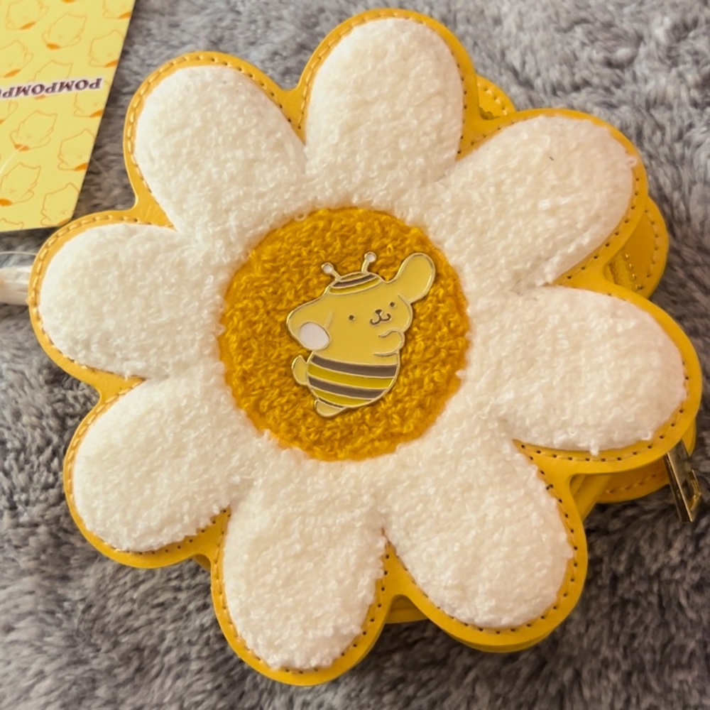 Her Universe ✨🐝 Pompompurin Honey Bee Flower Daisy Mini Bag Coin Purse Keychain